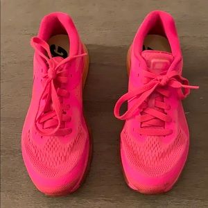 Nike Airmax in hot pink & orange.